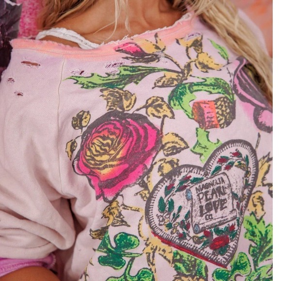 Magnolia Pearl Long Sleeve Sweatshirt Love Floral Rose Pink Distressed NWT - Picture 2 of 8